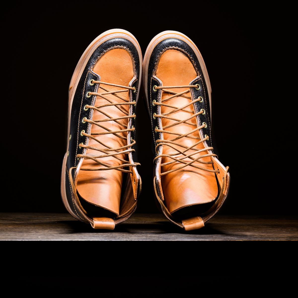 Photo by ABPhoto on October 1, 2025 of the BHHB Railtown in Horween Dark Brown Waxed Flesh & Wickett & Craig Russet Traditional Harness.