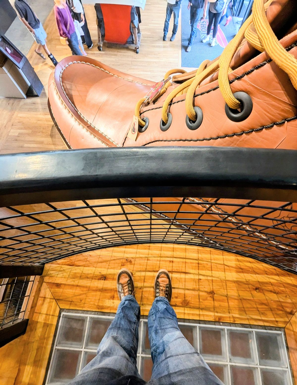 Photo by ABPhoto on October 17, 2025 of the BHHB Railtown in Horween Dark Brown Waxed Flesh & Wickett & Craig Russet Traditional Harness.