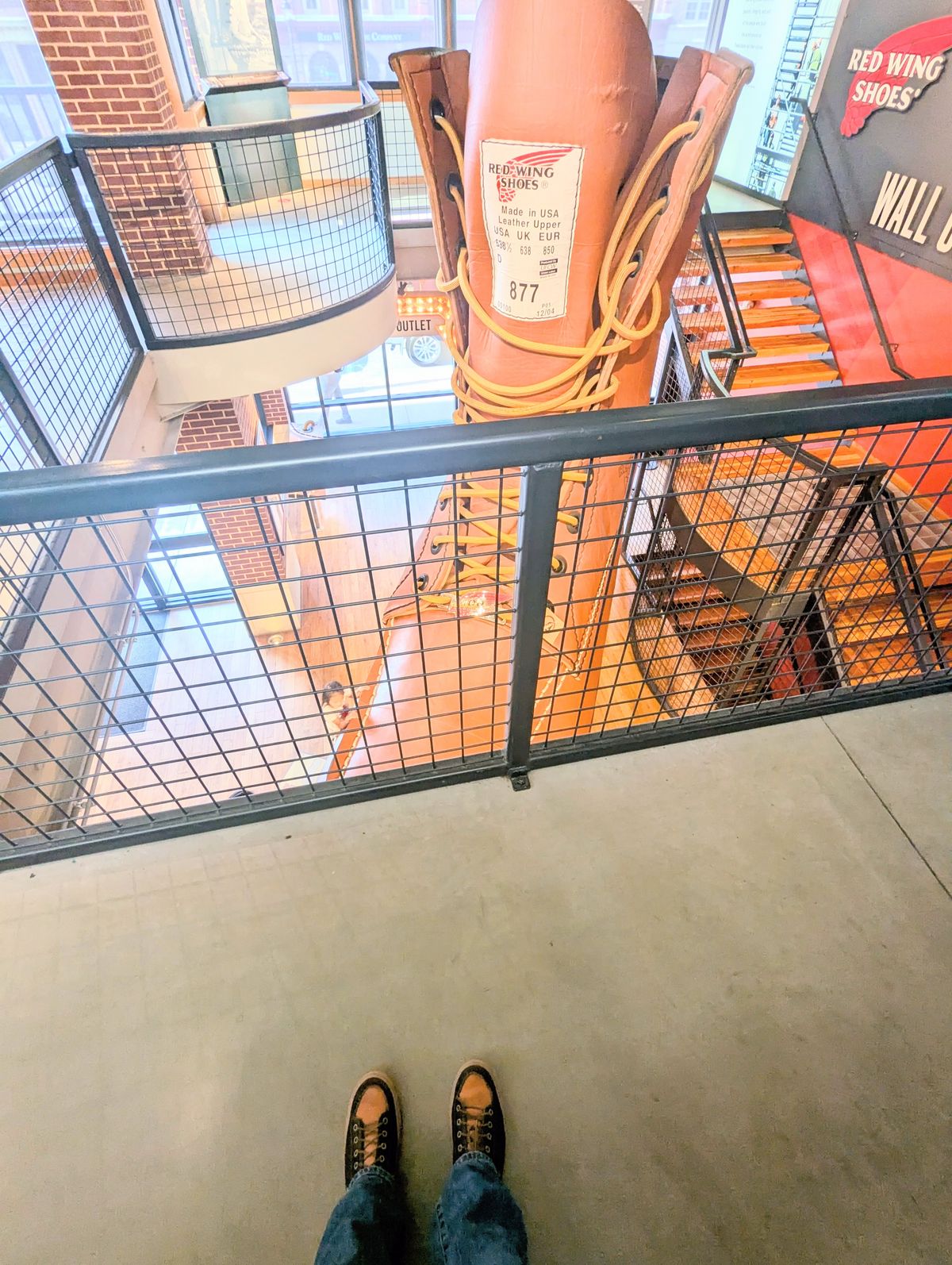 Photo by ABPhoto on October 17, 2025 of the BHHB Railtown in Horween Dark Brown Waxed Flesh & Wickett & Craig Russet Traditional Harness.