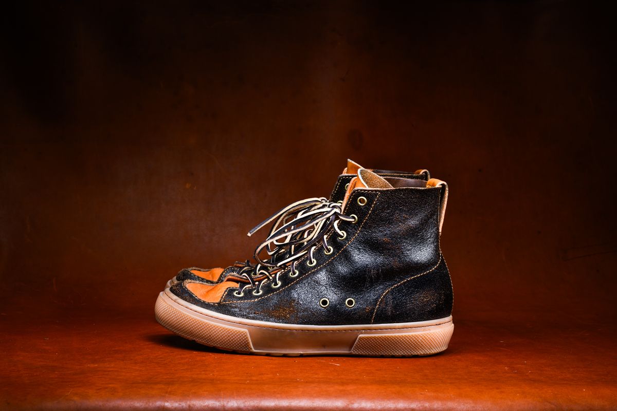 Photo by ABPhoto on November 1, 2025 of the BHHB Railtown in Horween Dark Brown Waxed Flesh & Wickett & Craig Russet Traditional Harness.