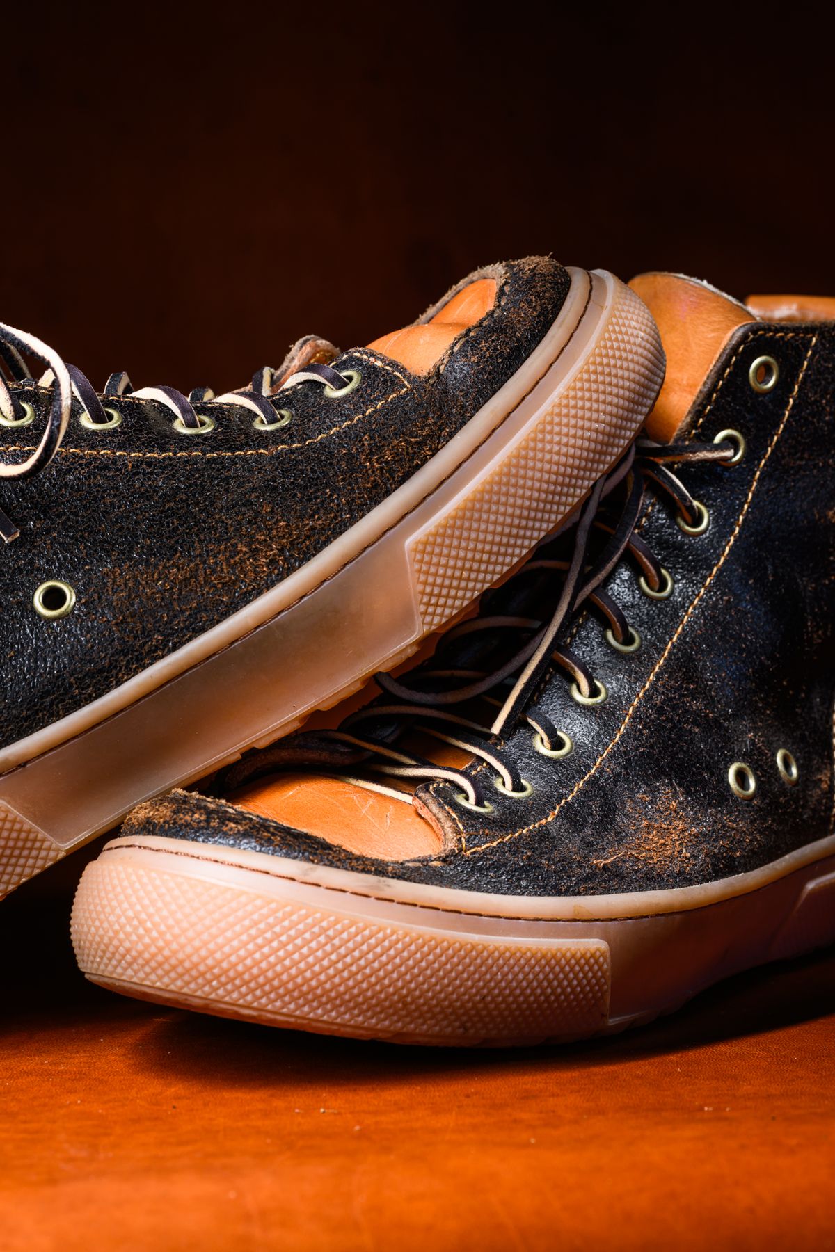 Photo by ABPhoto on November 1, 2025 of the BHHB Railtown in Horween Dark Brown Waxed Flesh & Wickett & Craig Russet Traditional Harness.