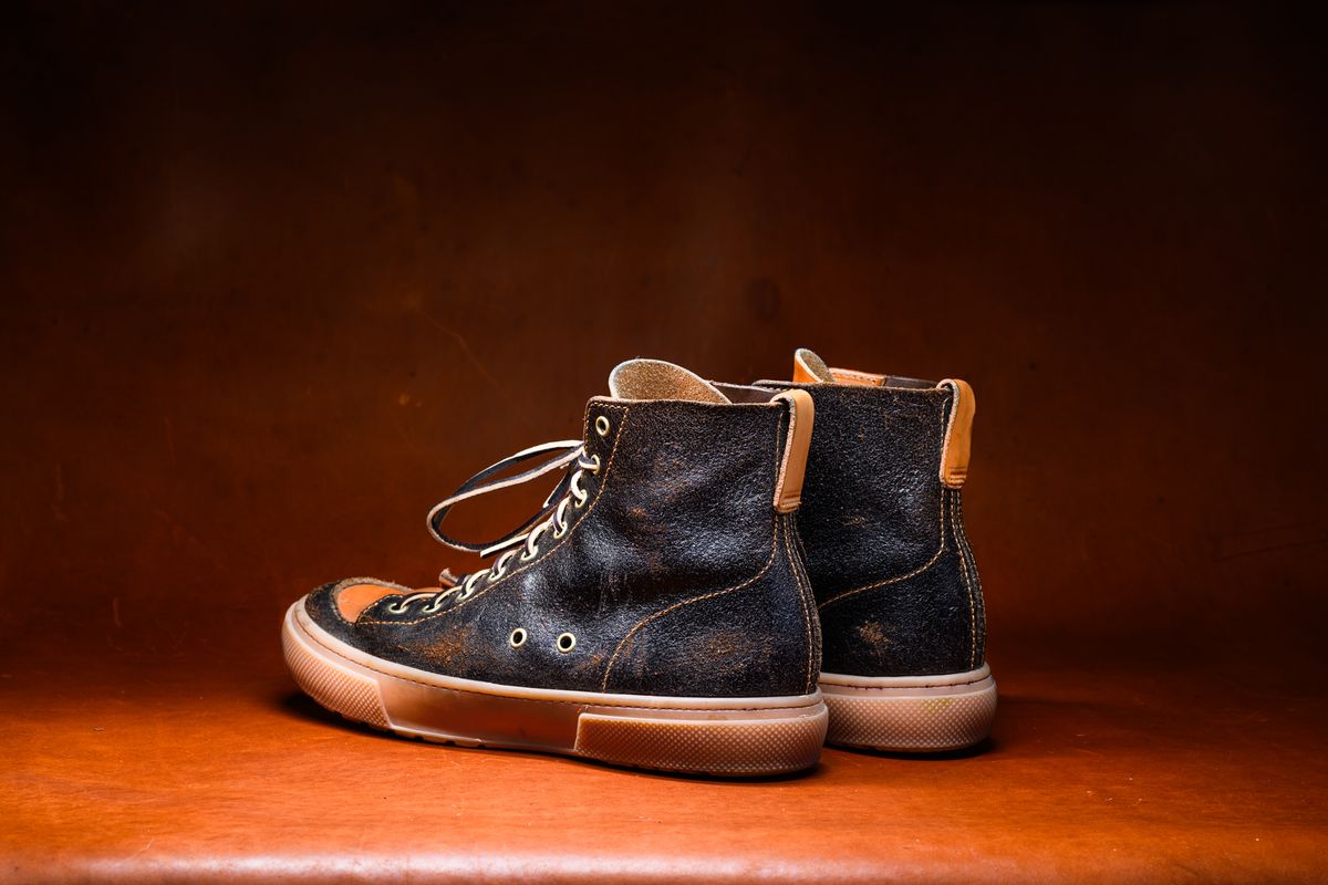 Photo by ABPhoto on November 1, 2025 of the BHHB Railtown in Horween Dark Brown Waxed Flesh & Wickett & Craig Russet Traditional Harness.