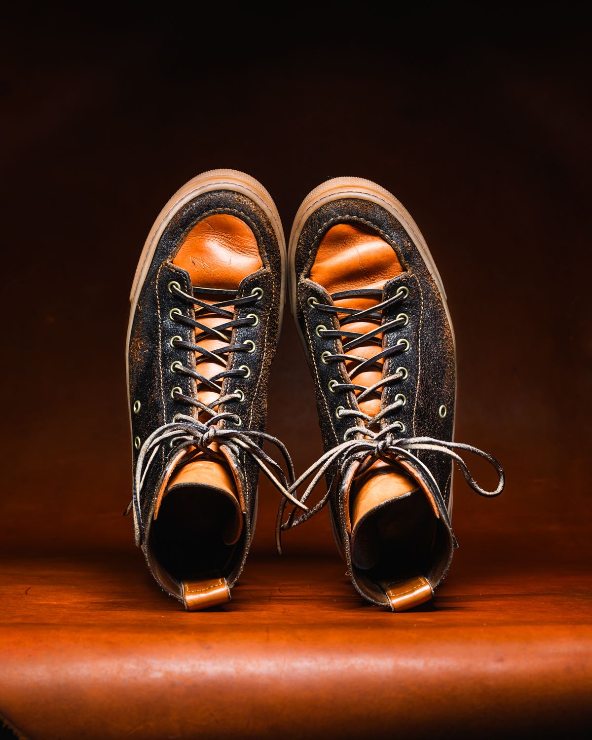 Photo by ABPhoto on December 1, 2025 of the BHHB Railtown in Horween Dark Brown Waxed Flesh & Wickett & Craig Russet Traditional Harness.