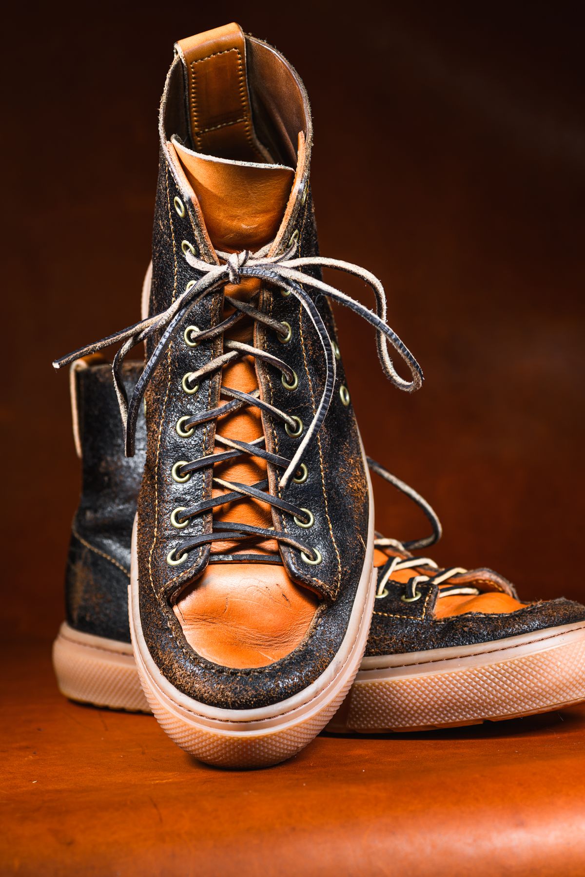 Photo by ABPhoto on December 1, 2025 of the BHHB Railtown in Horween Dark Brown Waxed Flesh & Wickett & Craig Russet Traditional Harness.