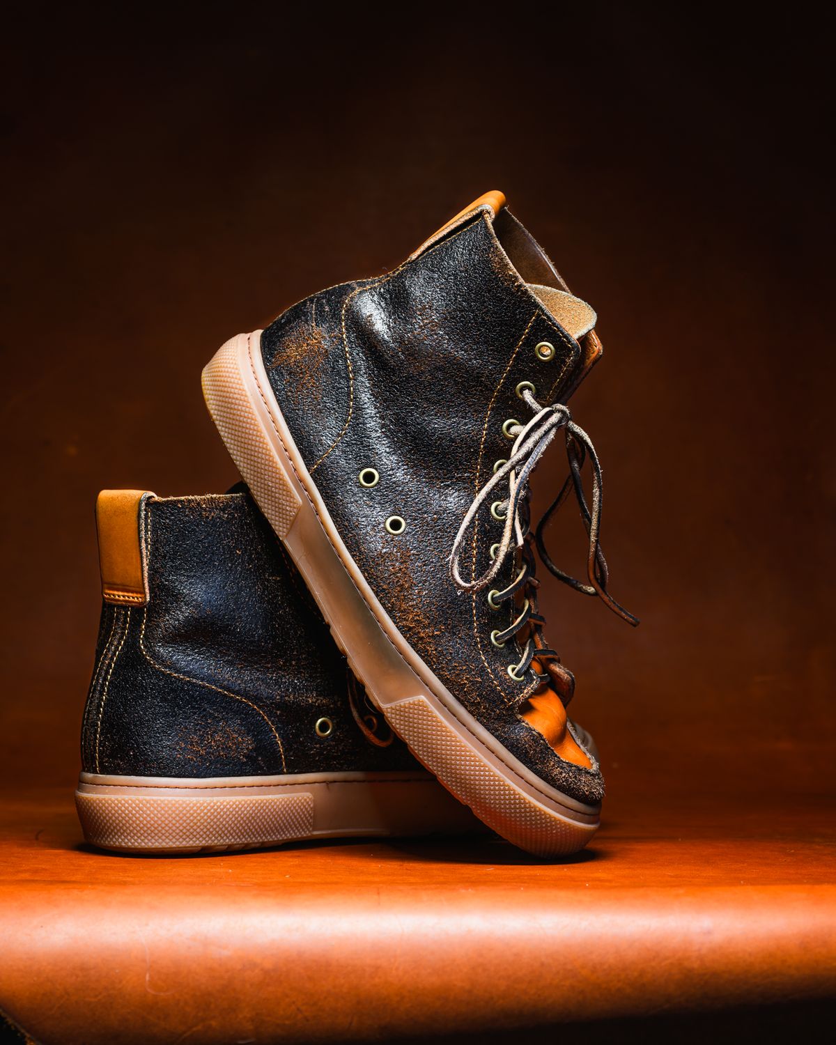 Photo by ABPhoto on December 1, 2025 of the BHHB Railtown in Horween Dark Brown Waxed Flesh & Wickett & Craig Russet Traditional Harness.