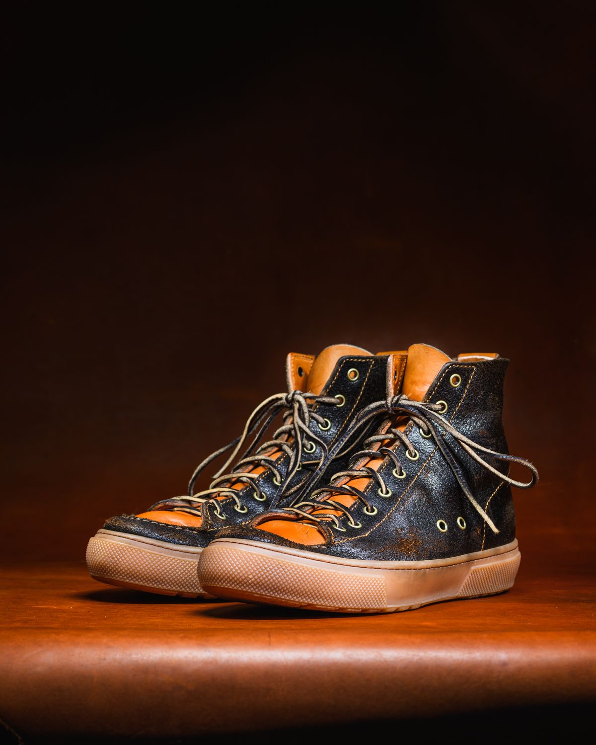 Photo by ABPhoto on December 1, 2025 of the BHHB Railtown in Horween Dark Brown Waxed Flesh & Wickett & Craig Russet Traditional Harness.