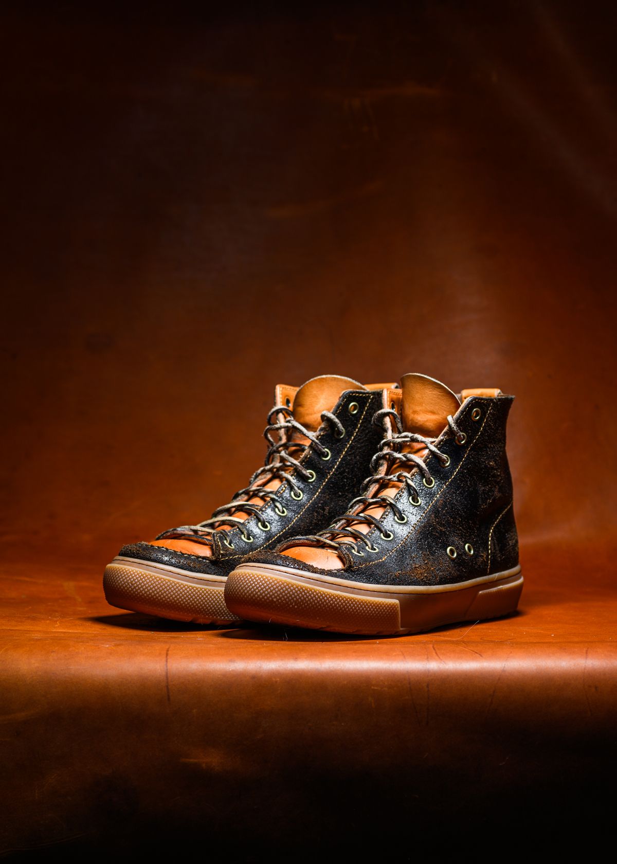 Photo by ABPhoto on January 1, 2026 of the BHHB Railtown in Horween Dark Brown Waxed Flesh & Wickett & Craig Russet Traditional Harness.