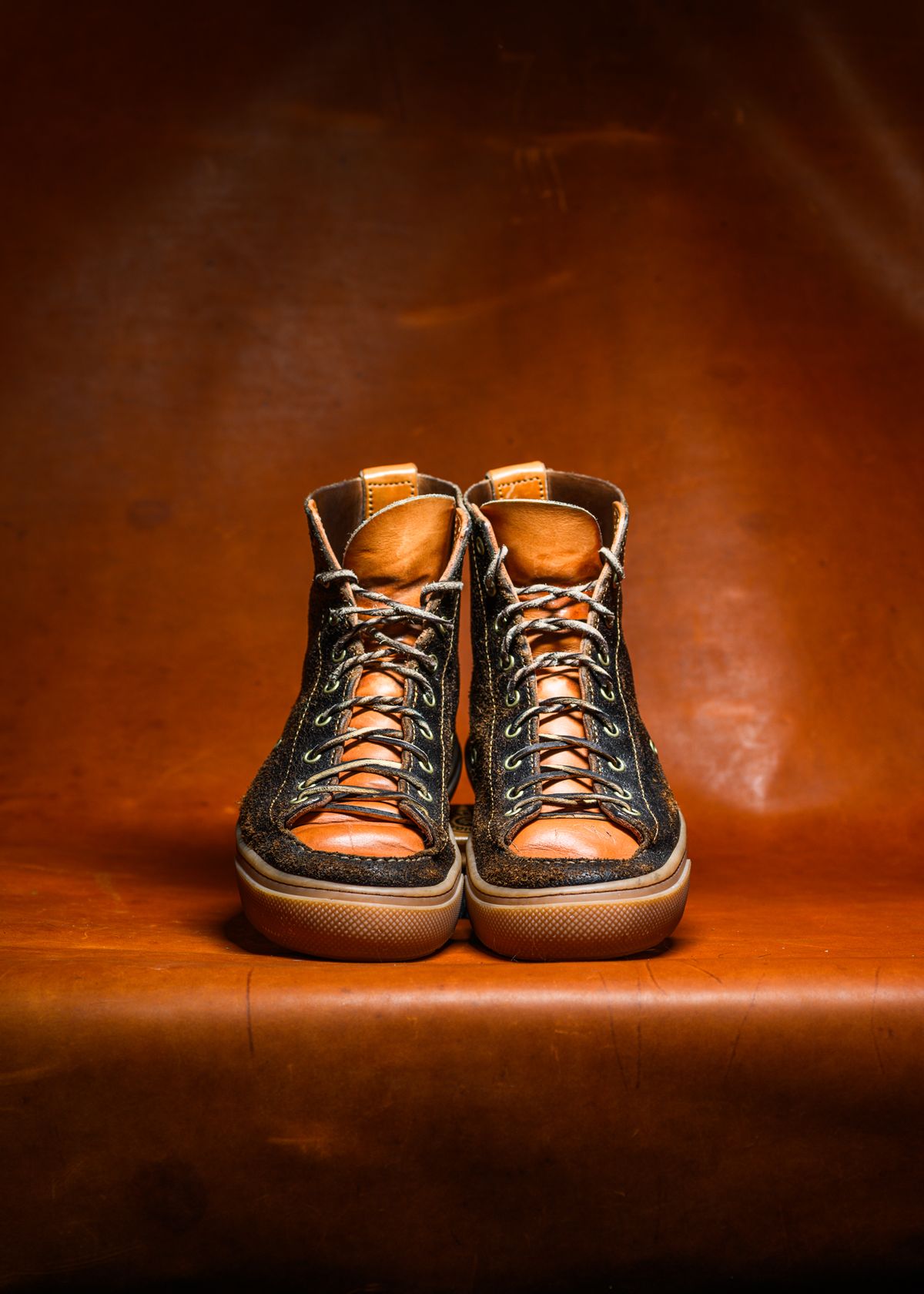 Photo by ABPhoto on January 1, 2026 of the BHHB Railtown in Horween Dark Brown Waxed Flesh & Wickett & Craig Russet Traditional Harness.