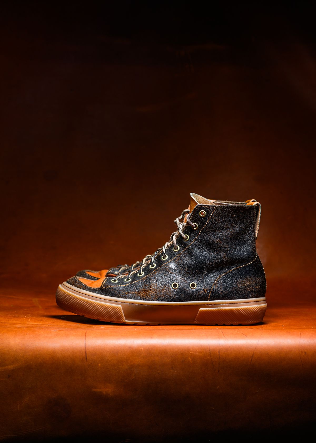 Photo by ABPhoto on January 1, 2026 of the BHHB Railtown in Horween Dark Brown Waxed Flesh & Wickett & Craig Russet Traditional Harness.