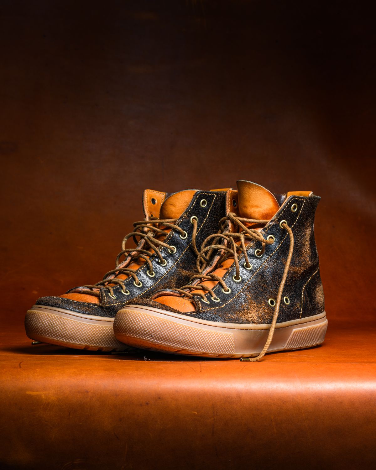 Photo by ABPhoto on March 1, 2026 of the BHHB Railtown in Horween Dark Brown Waxed Flesh & Wickett & Craig Russet Traditional Harness.