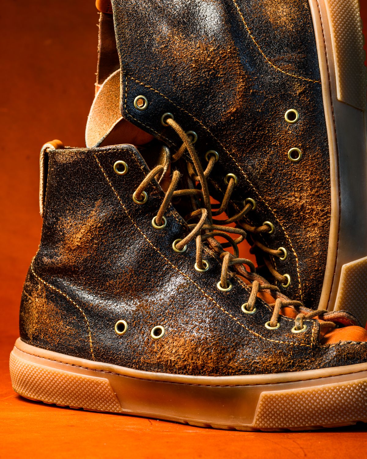 Photo by ABPhoto on March 1, 2026 of the BHHB Railtown in Horween Dark Brown Waxed Flesh & Wickett & Craig Russet Traditional Harness.