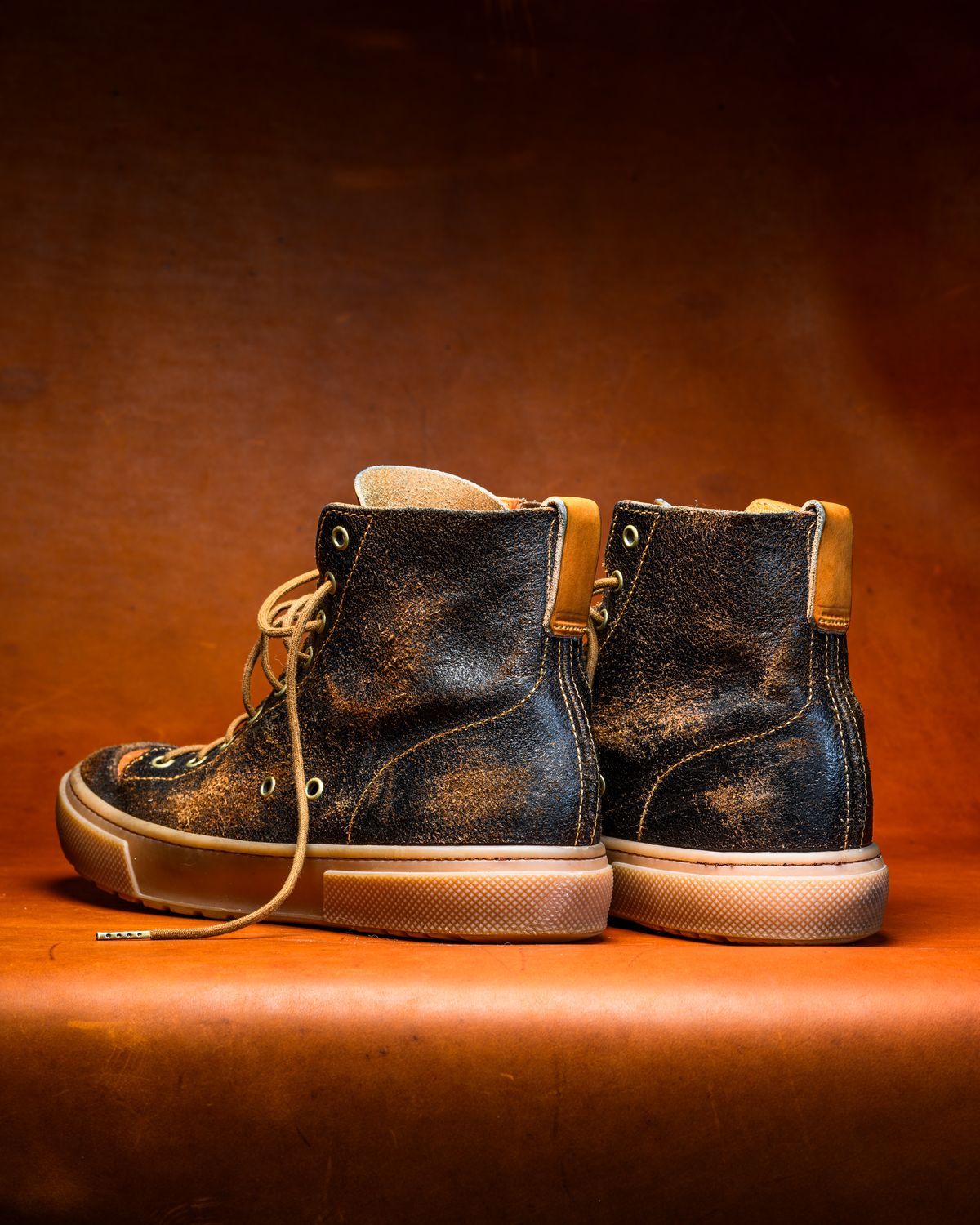 Photo by ABPhoto on March 1, 2026 of the BHHB Railtown in Horween Dark Brown Waxed Flesh & Wickett & Craig Russet Traditional Harness.