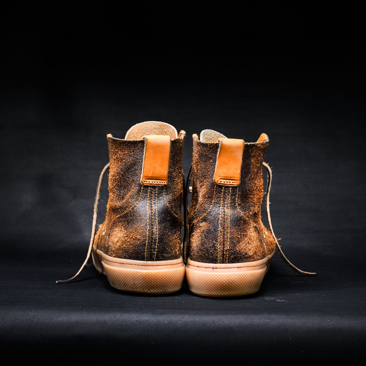 Photo by ABPhoto on April 1, 2026 of the BHHB Railtown in Horween Dark Brown Waxed Flesh & Wickett & Craig Russet Traditional Harness.