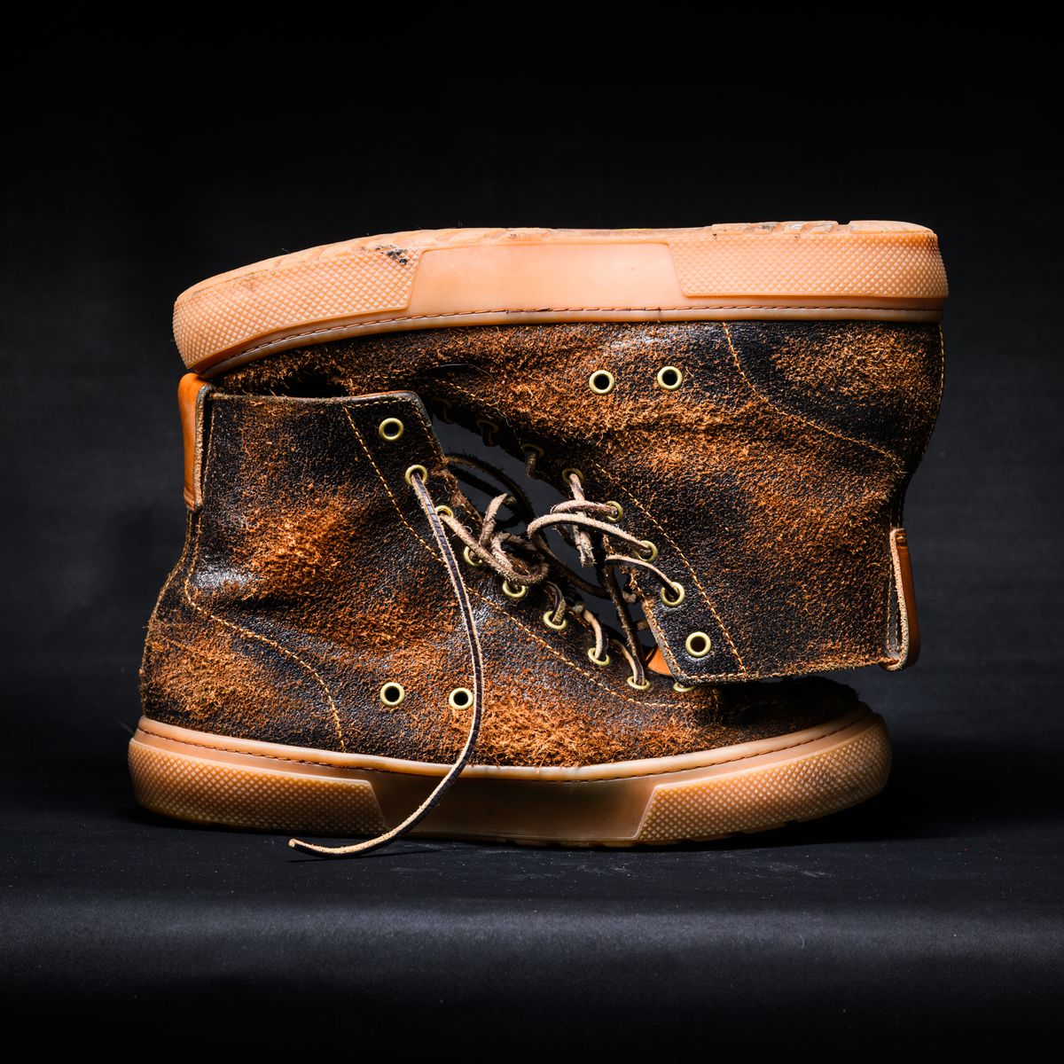 Photo by ABPhoto on April 1, 2026 of the BHHB Railtown in Horween Dark Brown Waxed Flesh & Wickett & Craig Russet Traditional Harness.