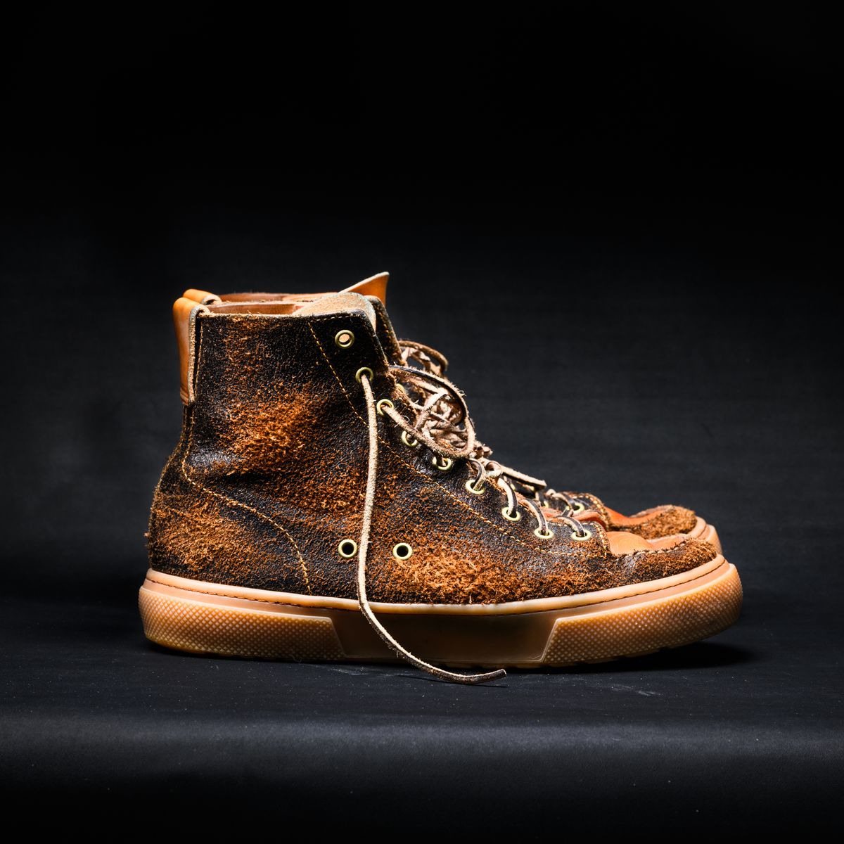 Photo by ABPhoto on April 1, 2026 of the BHHB Railtown in Horween Dark Brown Waxed Flesh & Wickett & Craig Russet Traditional Harness.