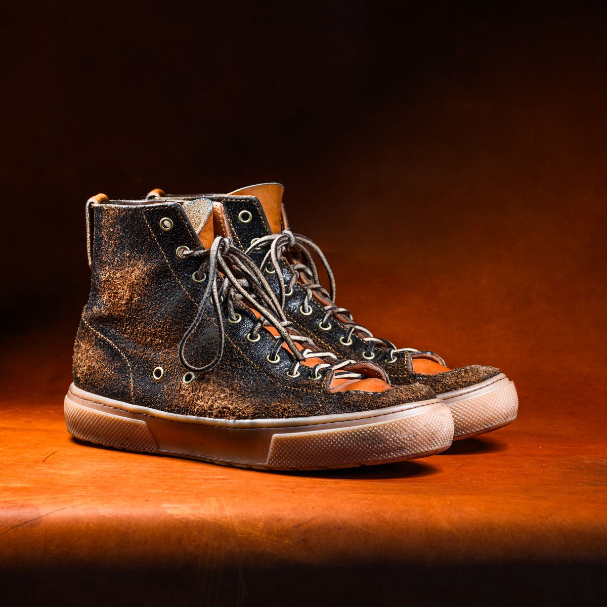 Photo by ABPhoto on April 1, 2026 of the BHHB Railtown in Horween Dark Brown Waxed Flesh & Wickett & Craig Russet Traditional Harness.