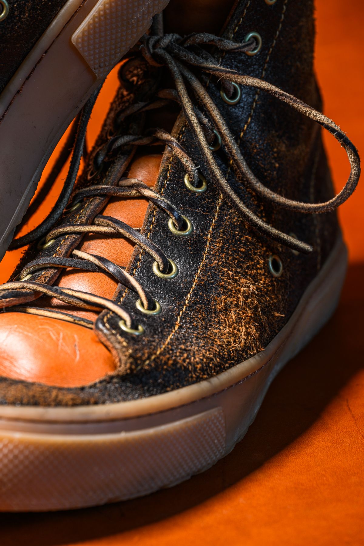 Photo by ABPhoto on April 1, 2026 of the BHHB Railtown in Horween Dark Brown Waxed Flesh & Wickett & Craig Russet Traditional Harness.