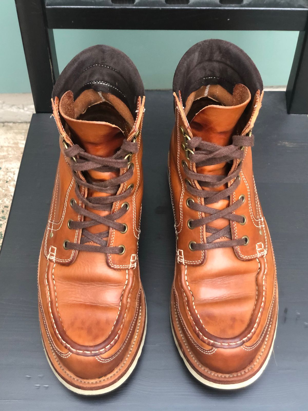 Photo by AiPhuGyu on November 5, 2022 of the Grant Stone Field Boot in Badalassi Carlo Saddle Tan Minerva.