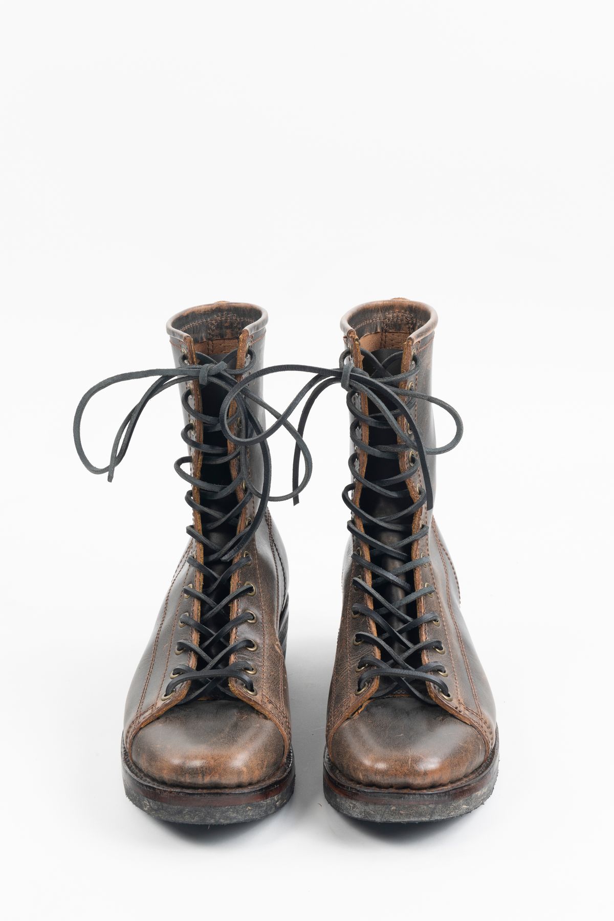 Photo by montyberns on October 2, 2023 of the Willie's Handmade Boots Monkey Boot in Conceria Walpier Black Burro Whiskey.