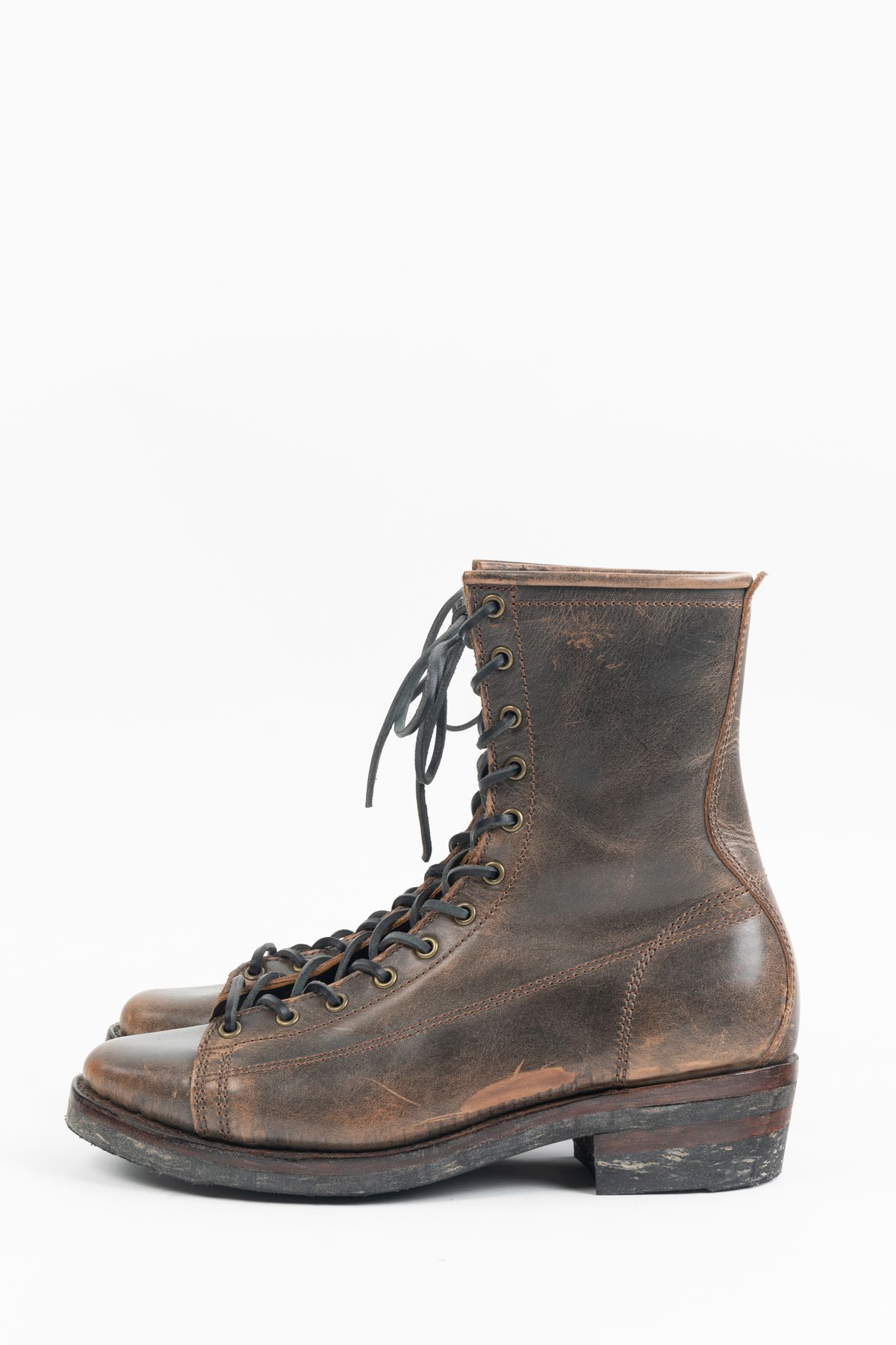 Photo by montyberns on October 2, 2023 of the Willie's Handmade Boots Monkey Boot in Conceria Walpier Black Burro Whiskey.