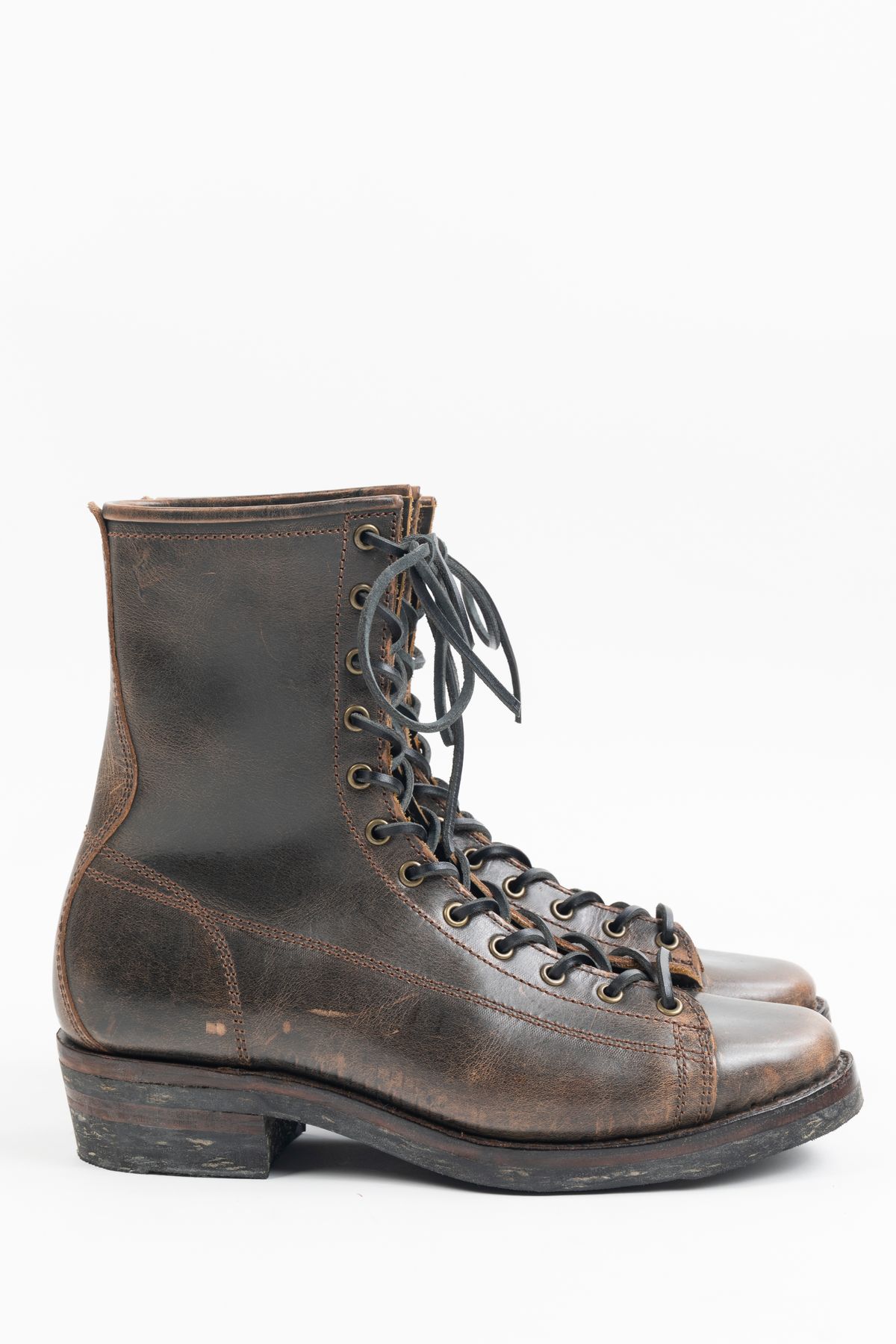 Photo by montyberns on October 2, 2023 of the Willie's Handmade Boots Monkey Boot in Conceria Walpier Black Burro Whiskey.