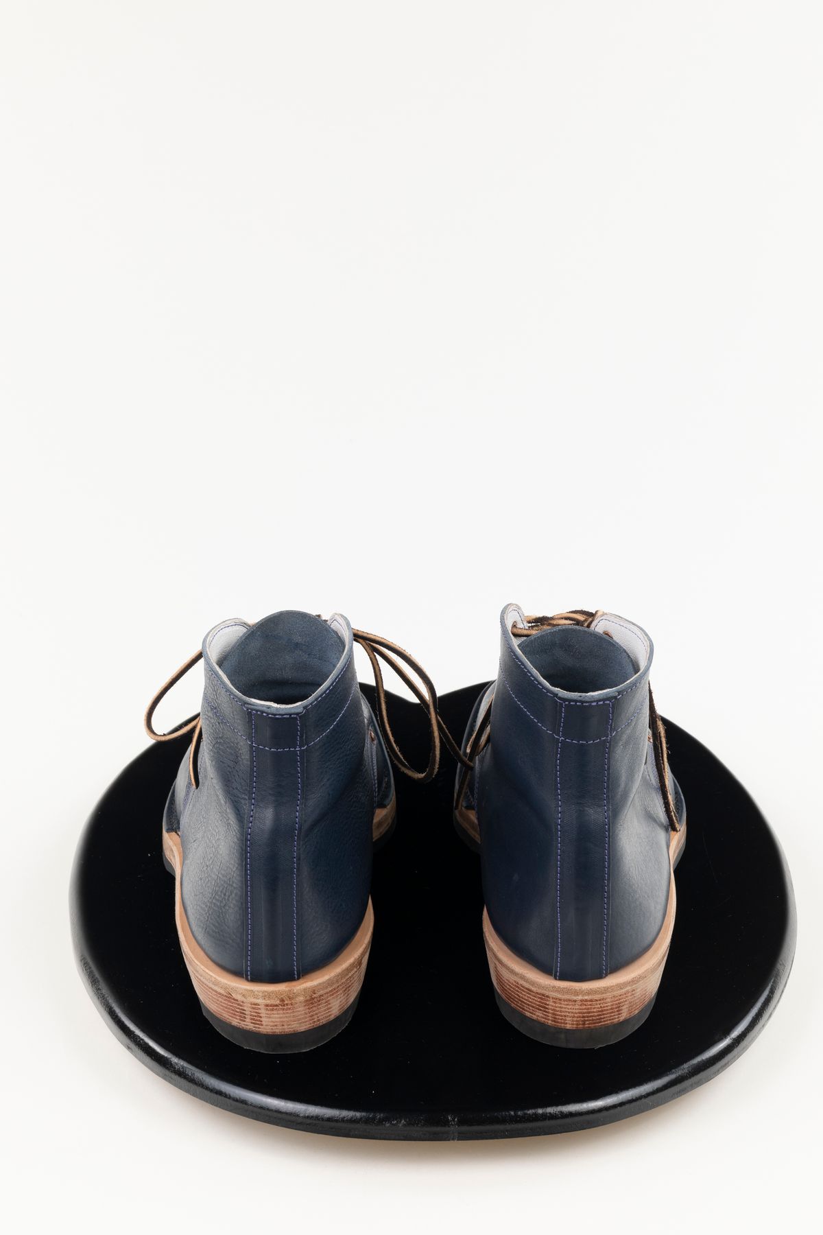 Photo by montyberns on October 4, 2022 of the Endurance Leather Co. Unlisted Model in Conceria Puccini Attilio Navy Koala.