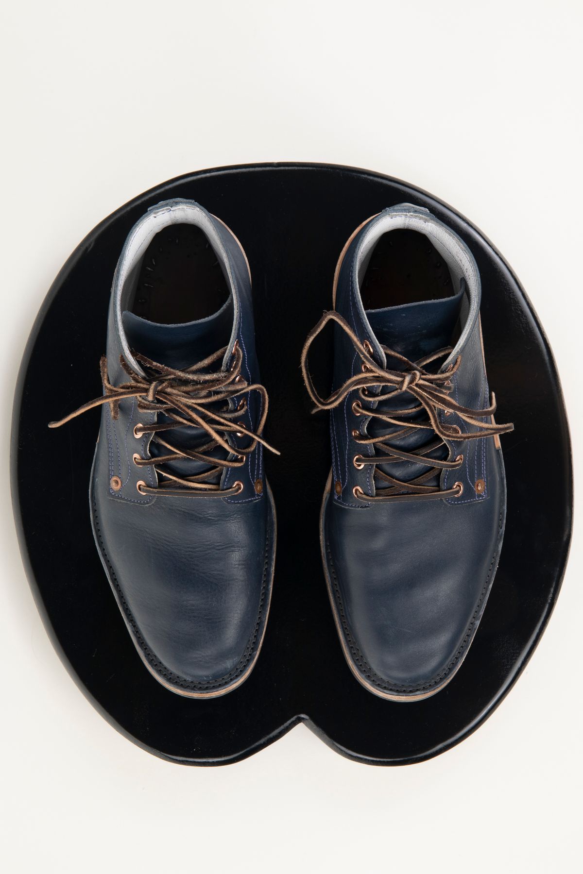 Photo by montyberns on November 4, 2022 of the Endurance Leather Co. Unlisted Model in Conceria Puccini Attilio Navy Koala.