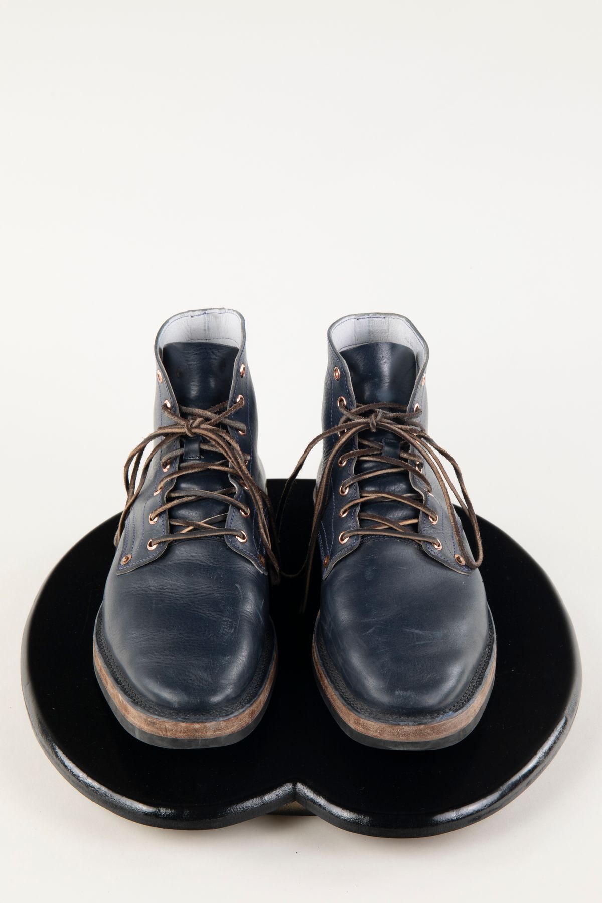 Photo by montyberns on December 5, 2022 of the Endurance Leather Co. Unlisted Model in Conceria Puccini Attilio Navy Koala.