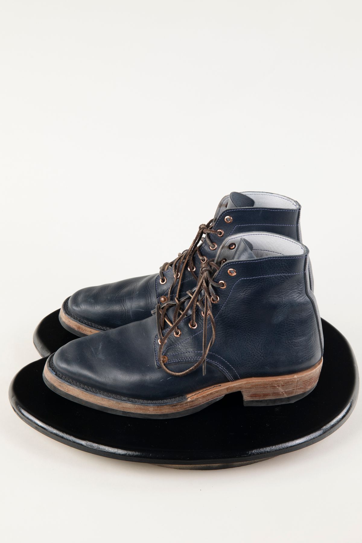 Photo by montyberns on December 5, 2022 of the Endurance Leather Co. Unlisted Model in Conceria Puccini Attilio Navy Koala.