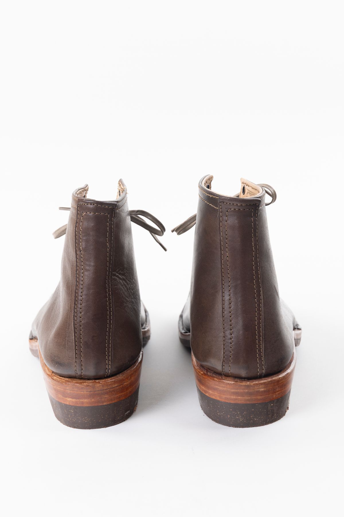 Photo by montyberns on October 3, 2025 of the House Of Berns Grip in Horween Esspresso Vermont DHF.