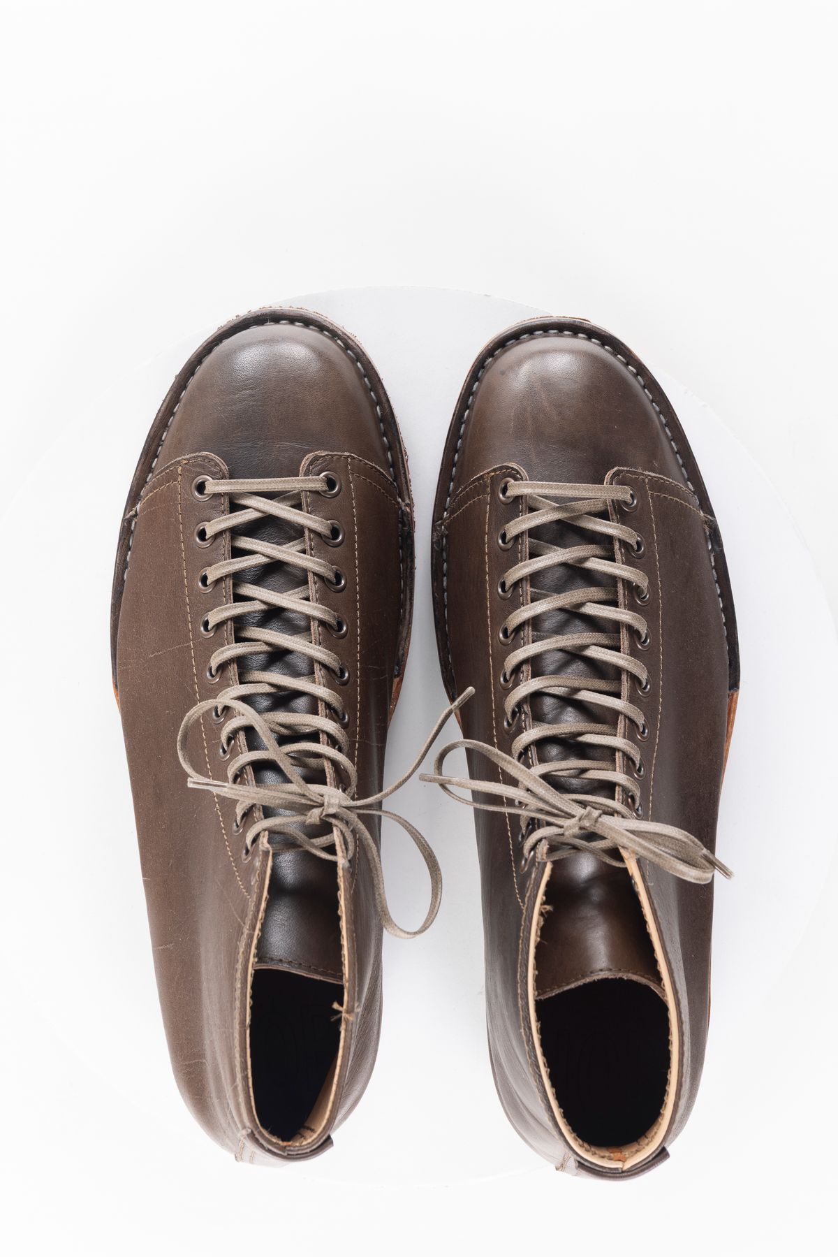 Photo by montyberns on October 3, 2025 of the House Of Berns Grip in Horween Esspresso Vermont DHF.