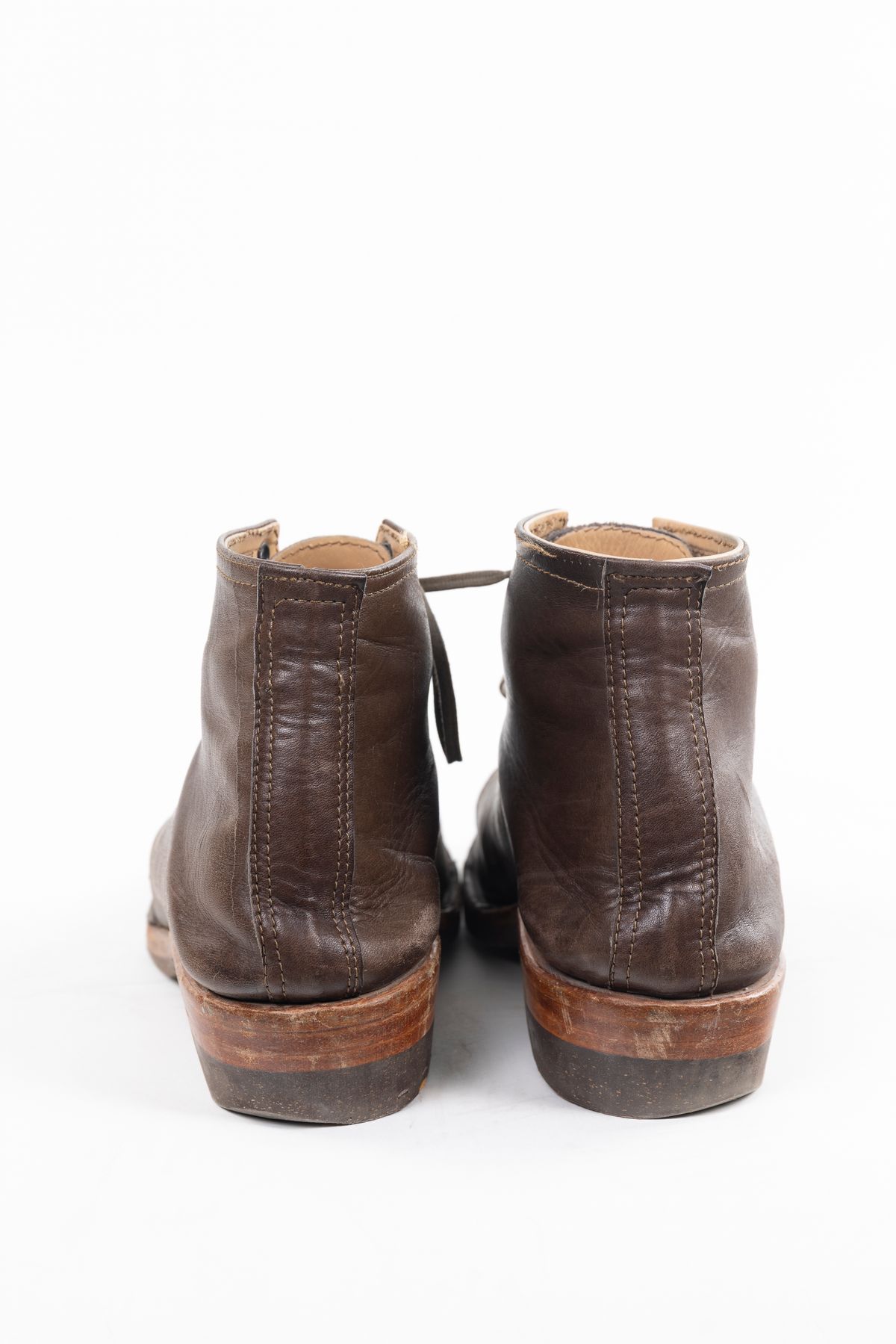 Photo by montyberns on November 6, 2025 of the House Of Berns Grip in Horween Esspresso Vermont DHF.