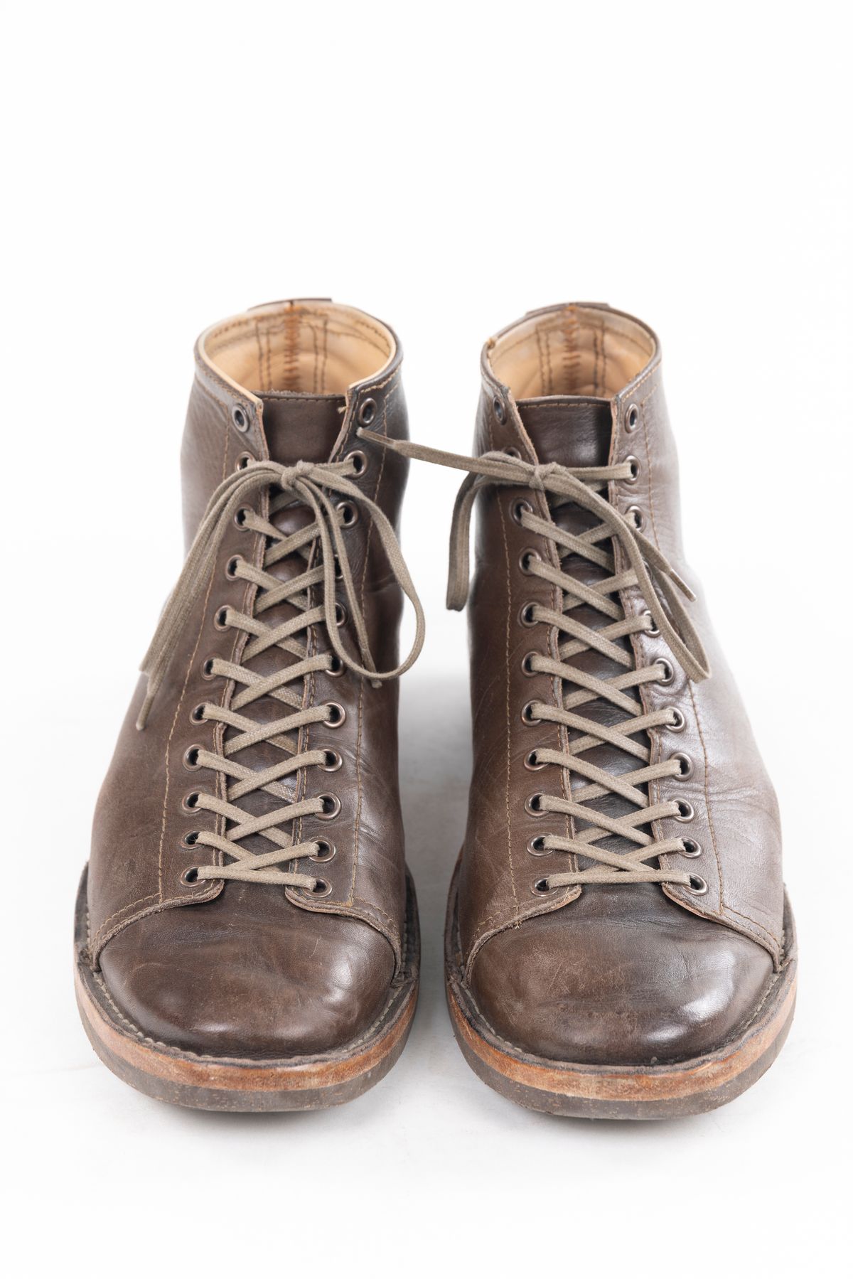 Photo by montyberns on November 6, 2025 of the House Of Berns Grip in Horween Esspresso Vermont DHF.