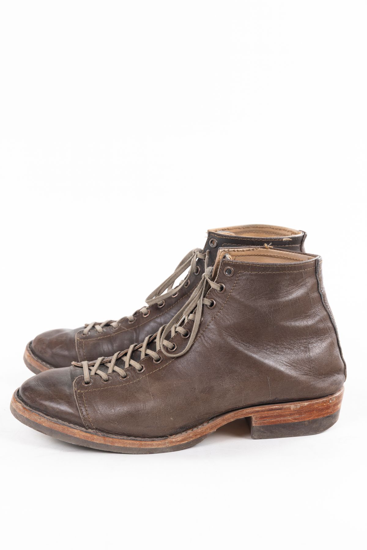 Photo by montyberns on November 6, 2025 of the House Of Berns Grip in Horween Esspresso Vermont DHF.