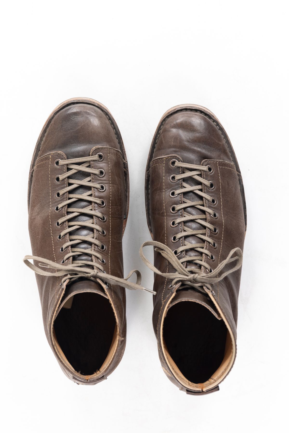 Photo by montyberns on November 6, 2025 of the House Of Berns Grip in Horween Esspresso Vermont DHF.