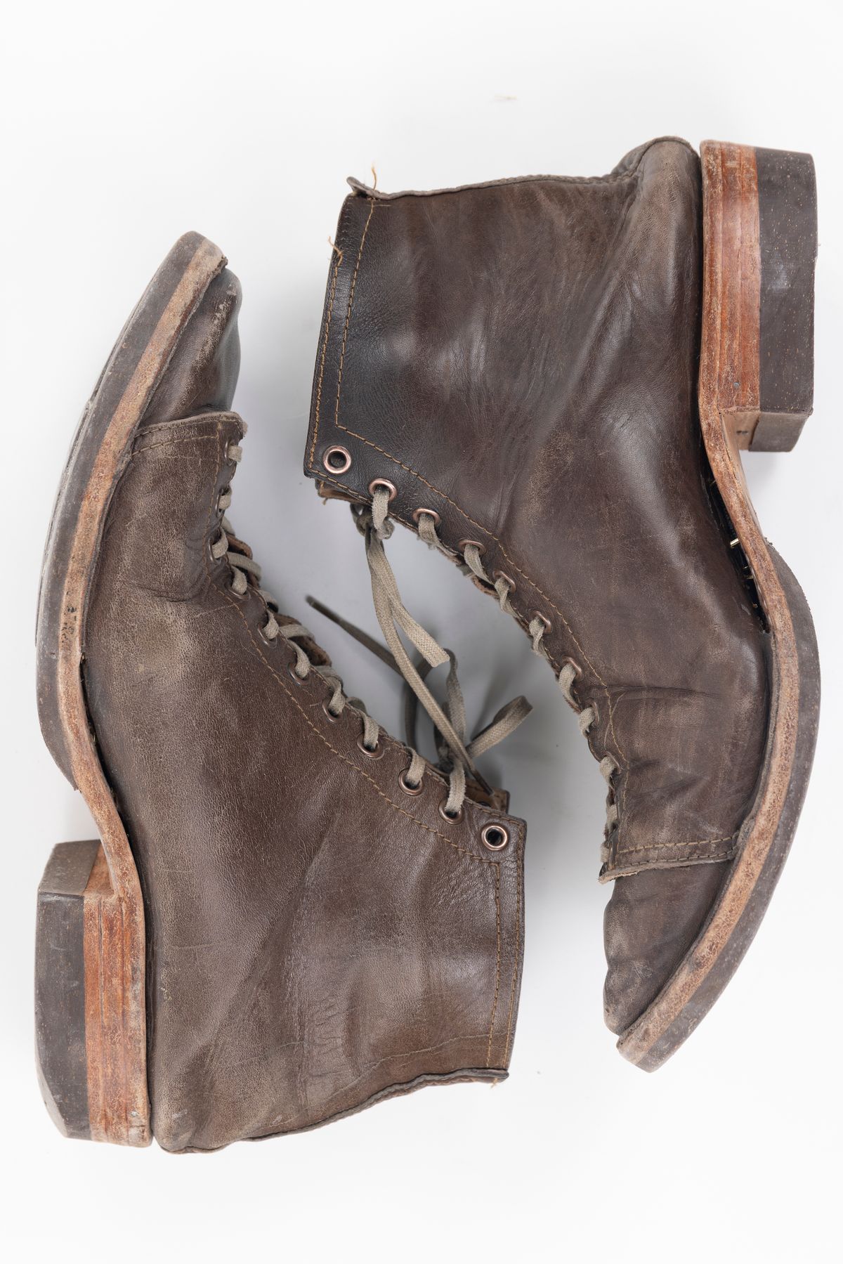 Photo by montyberns on February 3, 2026 of the House Of Berns Grip in Horween Esspresso Vermont DHF.