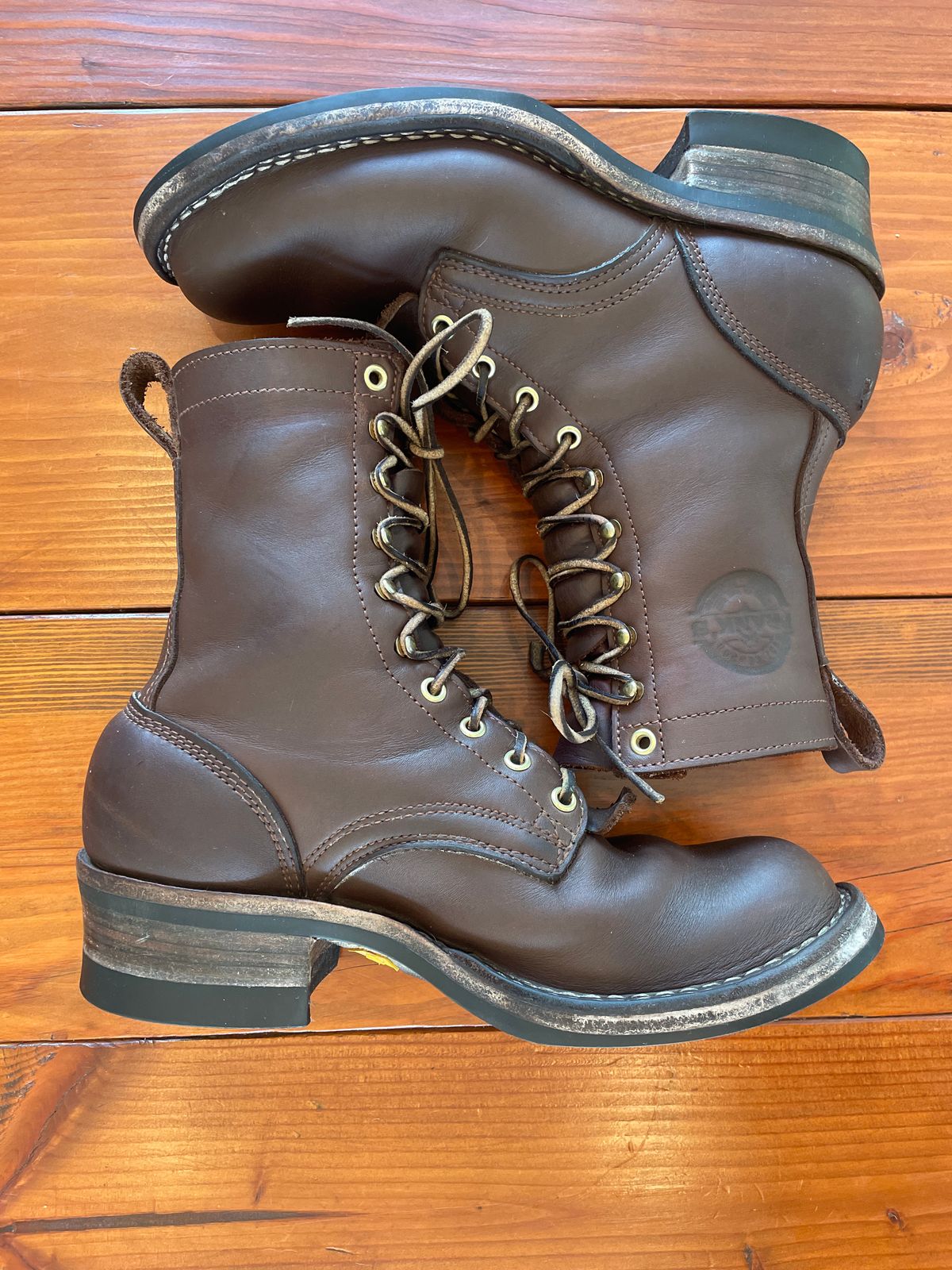 Photo by raycharleslyons on November 4, 2023 of the Frank's Boots Front Range in Seidel Walnut Oil Tan.