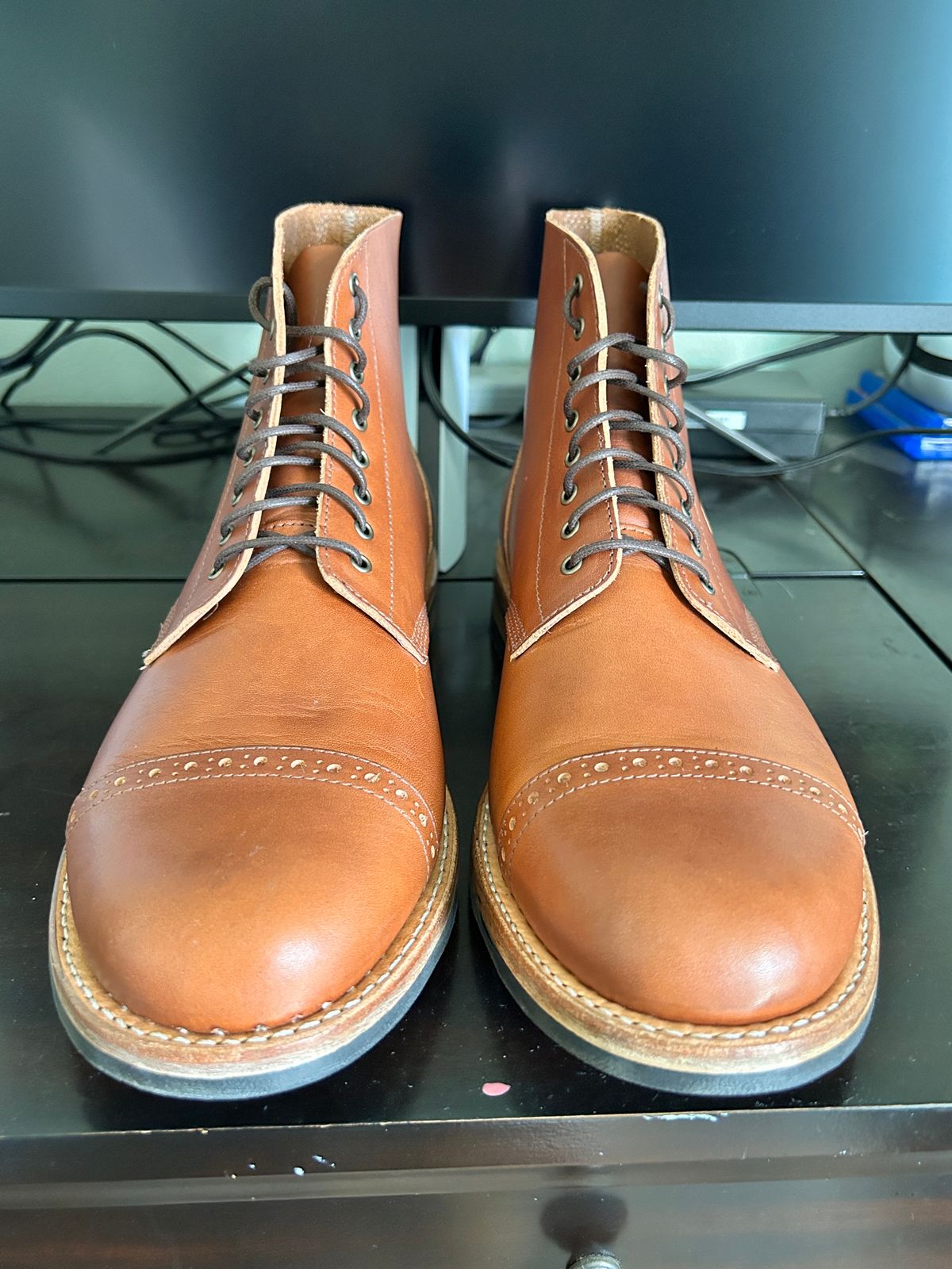 Photo by Mikejones100 on October 3, 2023 of the Oak Street Bootmakers Field Boot in Tempesti Brown Elbamatt Liscio.