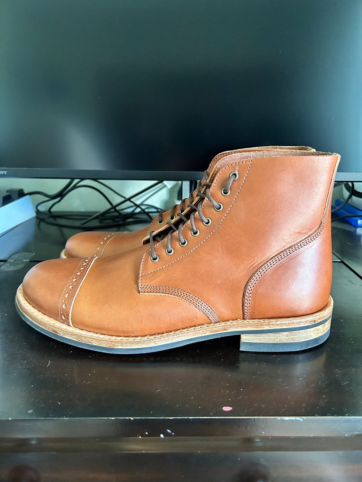 Photo by Mikejones100 on October 3, 2023 of the Oak Street Bootmakers Field Boot in Tempesti Brown Elbamatt Liscio.