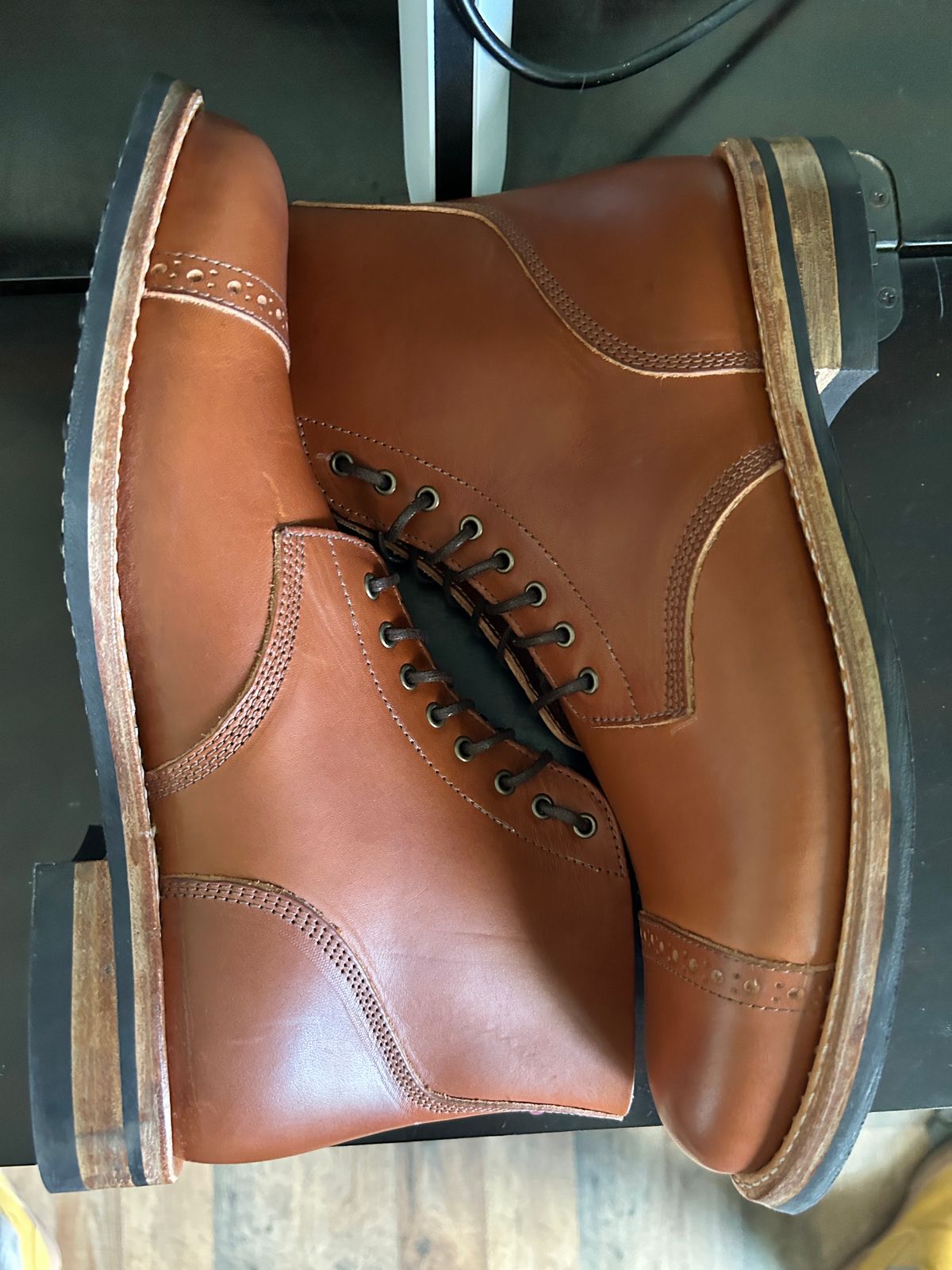 Photo by Mikejones100 on October 3, 2023 of the Oak Street Bootmakers Field Boot in Tempesti Brown Elbamatt Liscio.