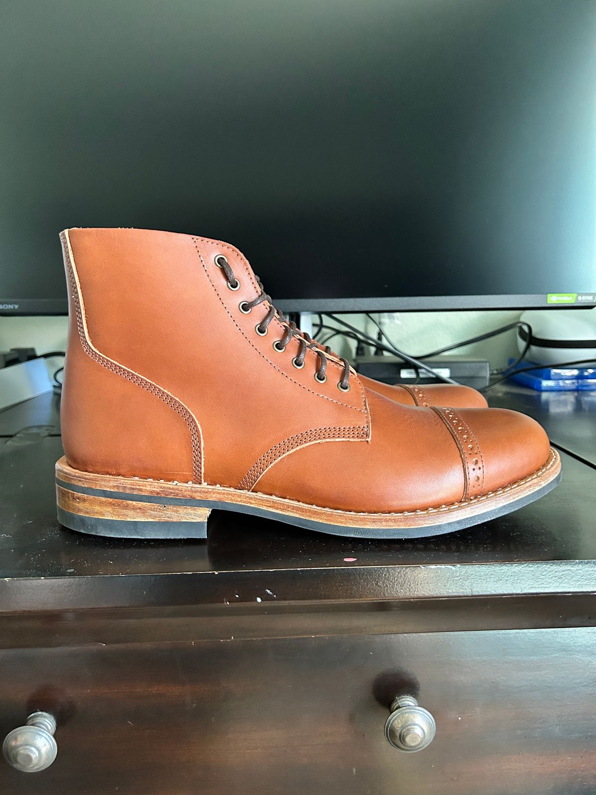 Photo by Mikejones100 on October 3, 2023 of the Oak Street Bootmakers Field Boot in Tempesti Brown Elbamatt Liscio.