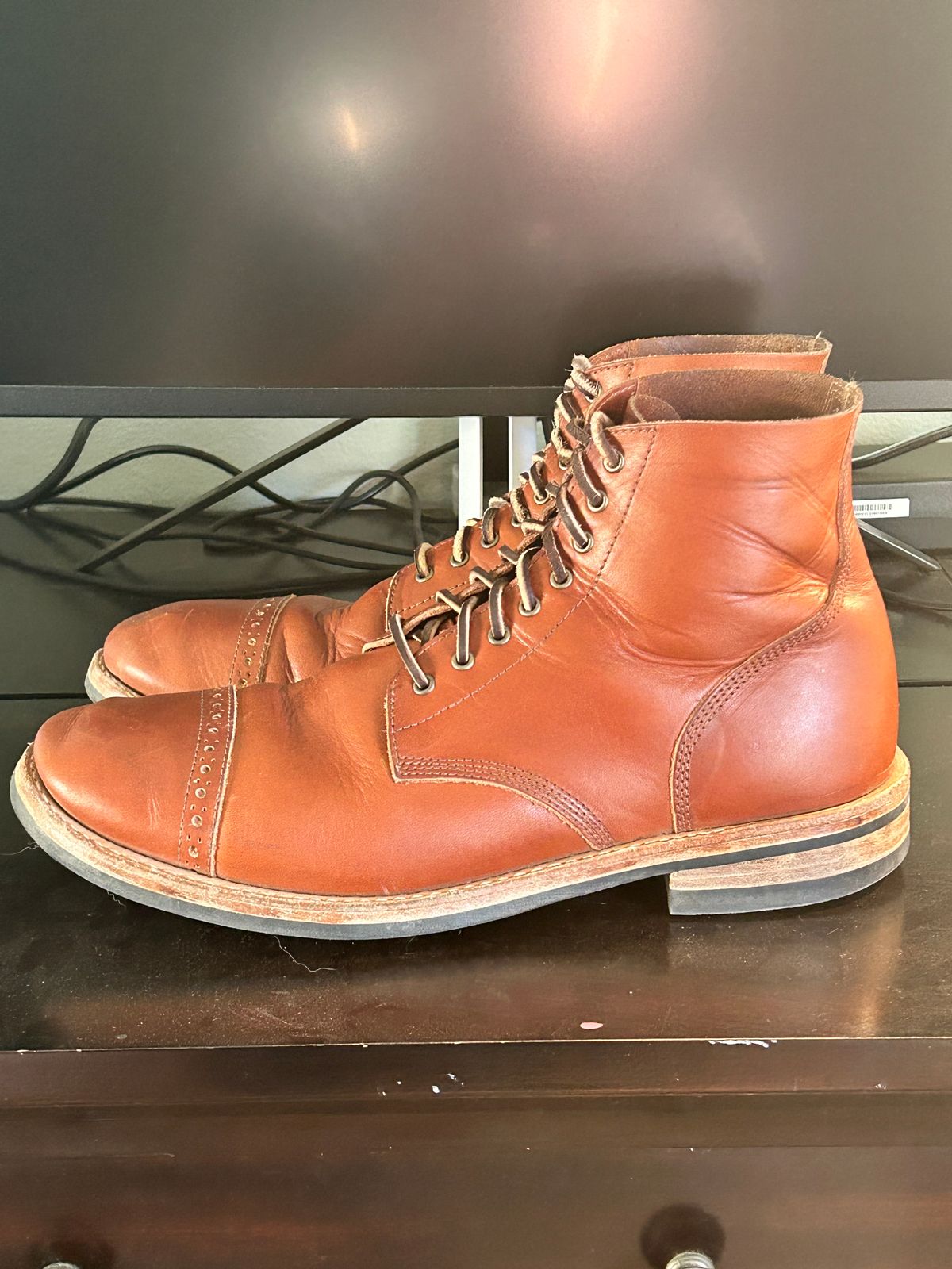 Photo by Mikejones100 on November 2, 2023 of the Oak Street Bootmakers Field Boot in Tempesti Brown Elbamatt Liscio.