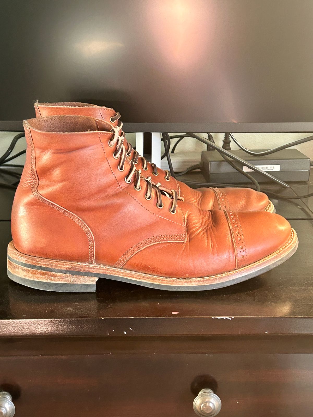 Photo by Mikejones100 on November 2, 2023 of the Oak Street Bootmakers Field Boot in Tempesti Brown Elbamatt Liscio.
