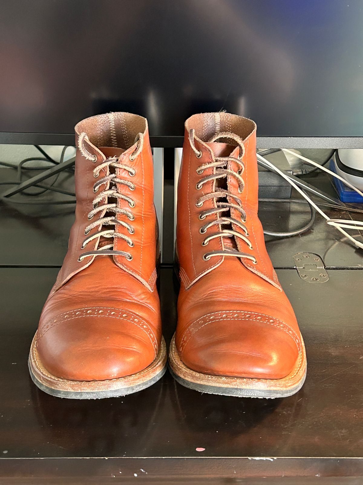 Photo by Mikejones100 on December 3, 2023 of the Oak Street Bootmakers Field Boot in Tempesti Brown Elbamatt Liscio.