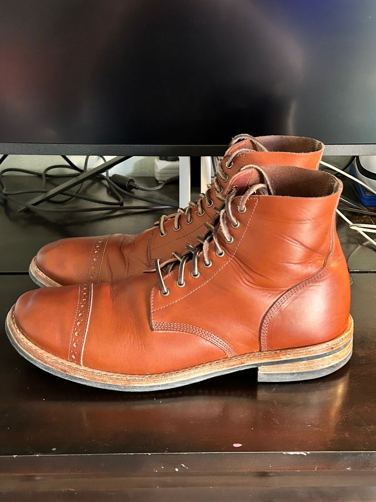 Photo by Mikejones100 on December 3, 2023 of the Oak Street Bootmakers Field Boot in Tempesti Brown Elbamatt Liscio.