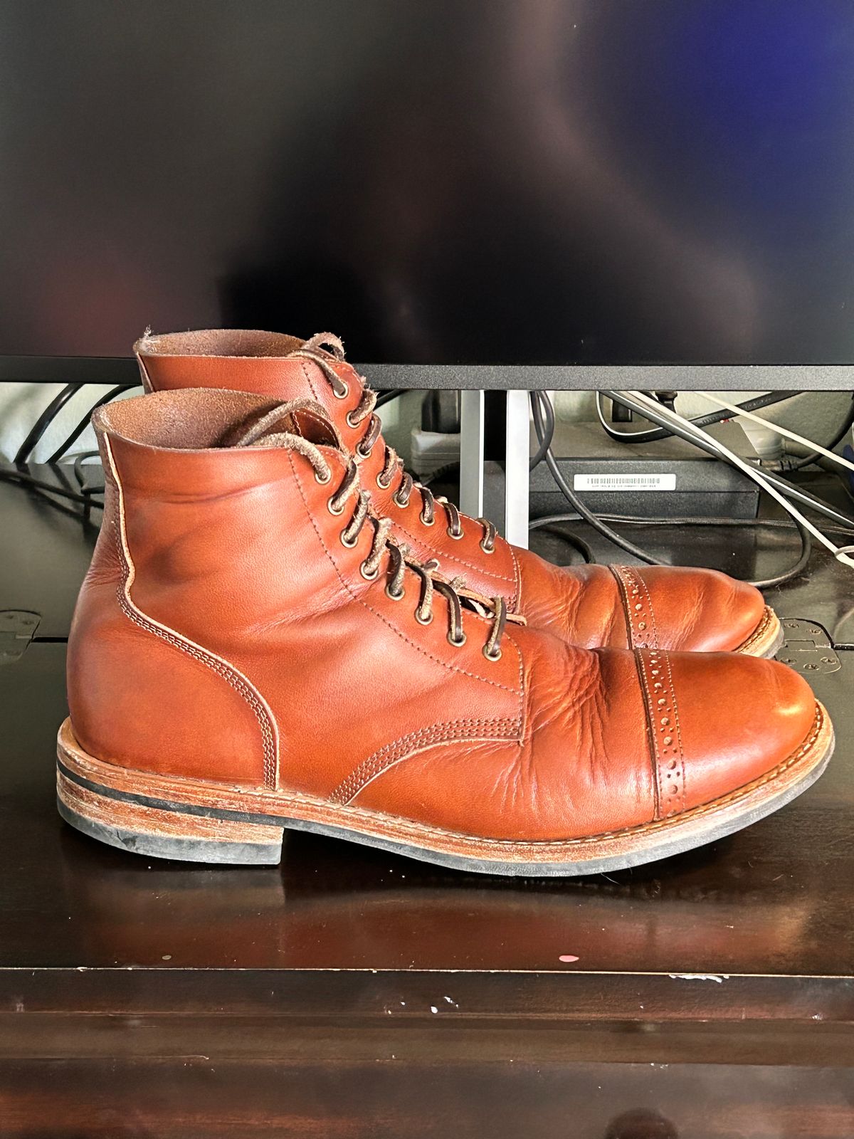 Photo by Mikejones100 on December 3, 2023 of the Oak Street Bootmakers Field Boot in Tempesti Brown Elbamatt Liscio.