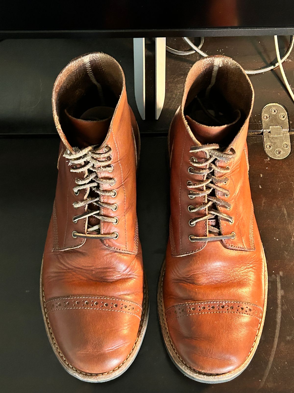 Photo by Mikejones100 on January 2, 2024 of the Oak Street Bootmakers Field Boot in Tempesti Brown Elbamatt Liscio.