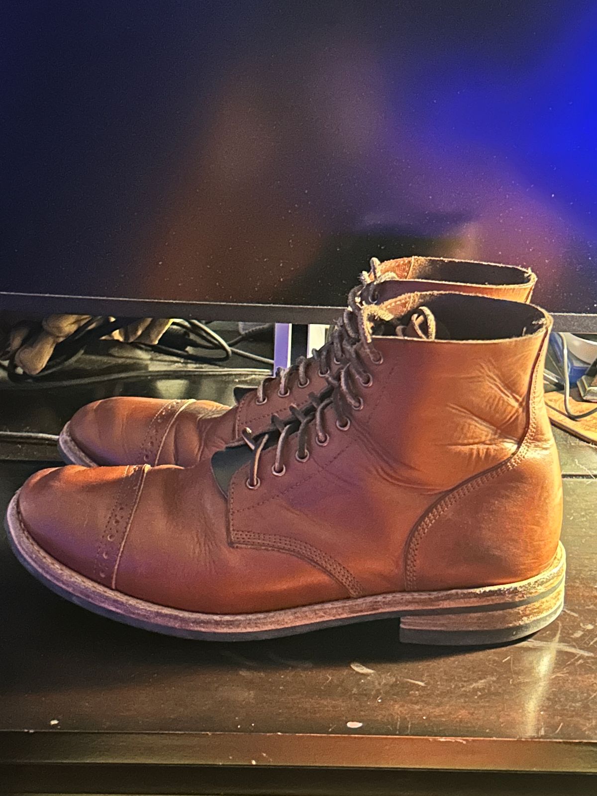 Photo by Mikejones100 on February 5, 2024 of the Oak Street Bootmakers Field Boot in Tempesti Brown Elbamatt Liscio.