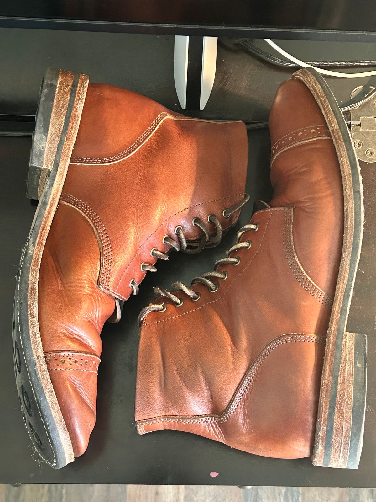 Photo by Mikejones100 on March 2, 2024 of the Oak Street Bootmakers Field Boot in Tempesti Brown Elbamatt Liscio.