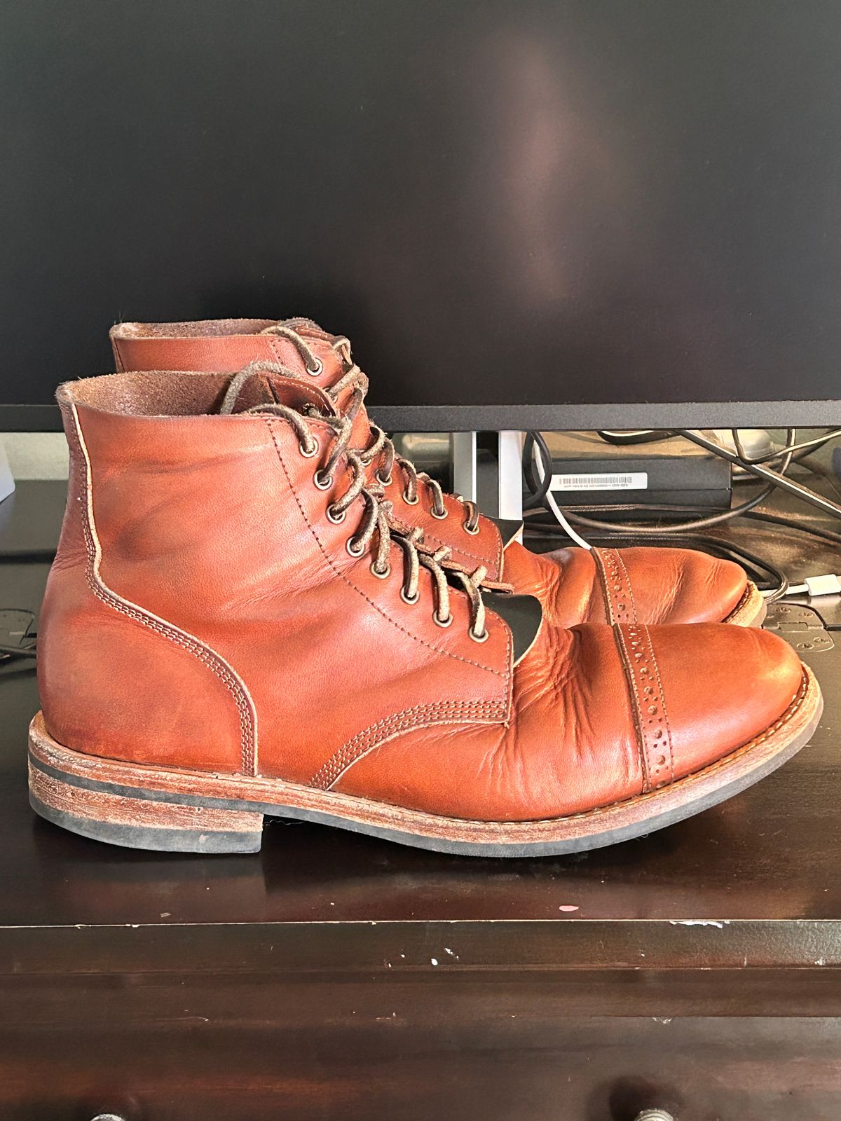 Photo by Mikejones100 on March 2, 2024 of the Oak Street Bootmakers Field Boot in Tempesti Brown Elbamatt Liscio.